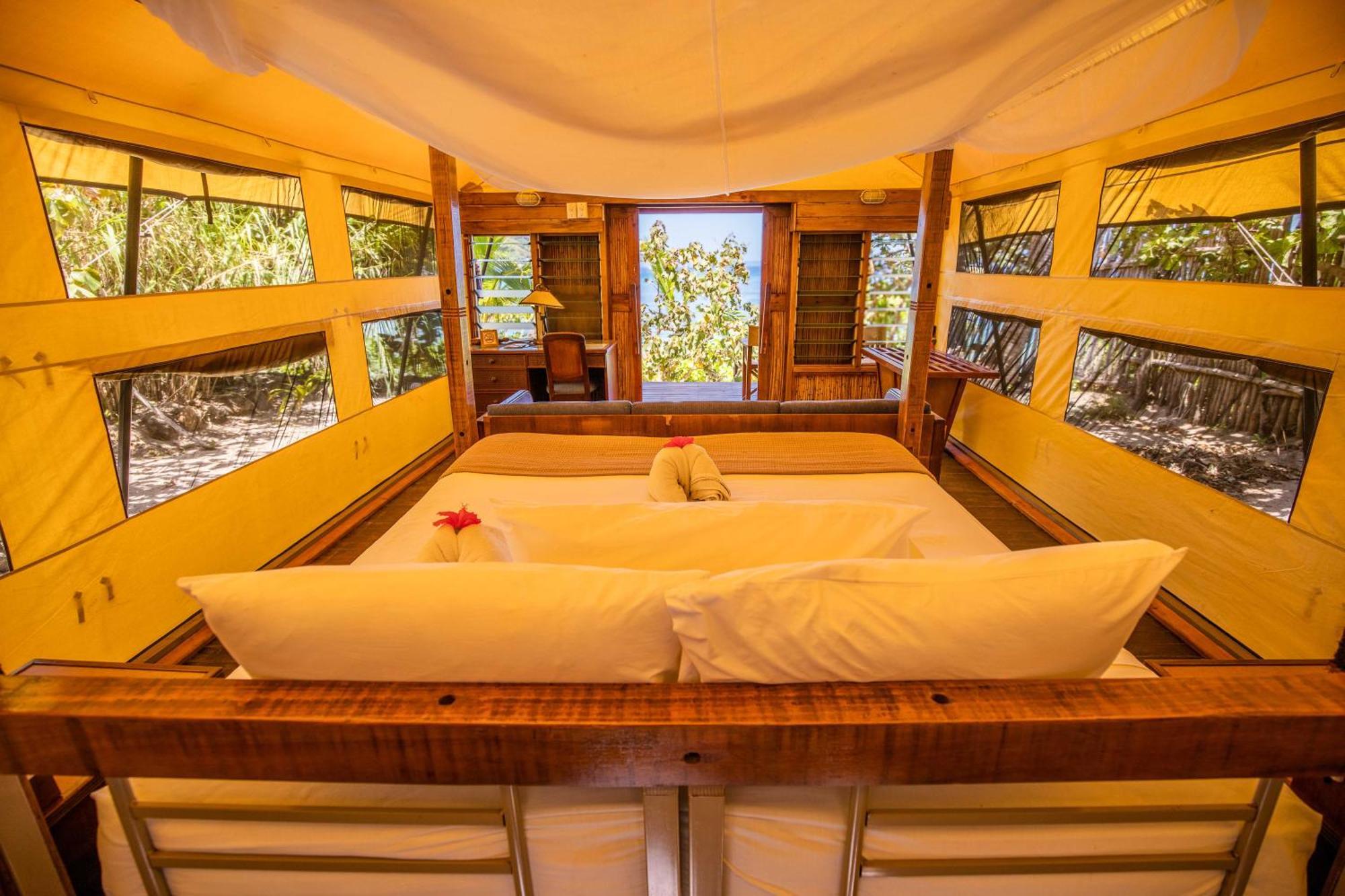 Barefoot Kuata Island Resort Exterior photo